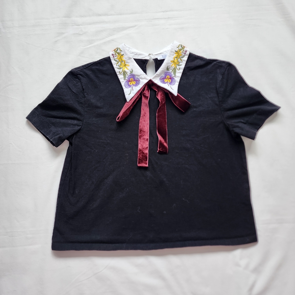 Zara Size M Cropped Black Shirt Floral Embroidered Collar Maroon Velvet Ribbon